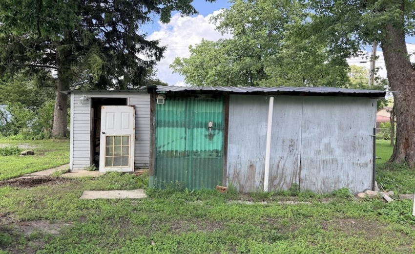 shed front