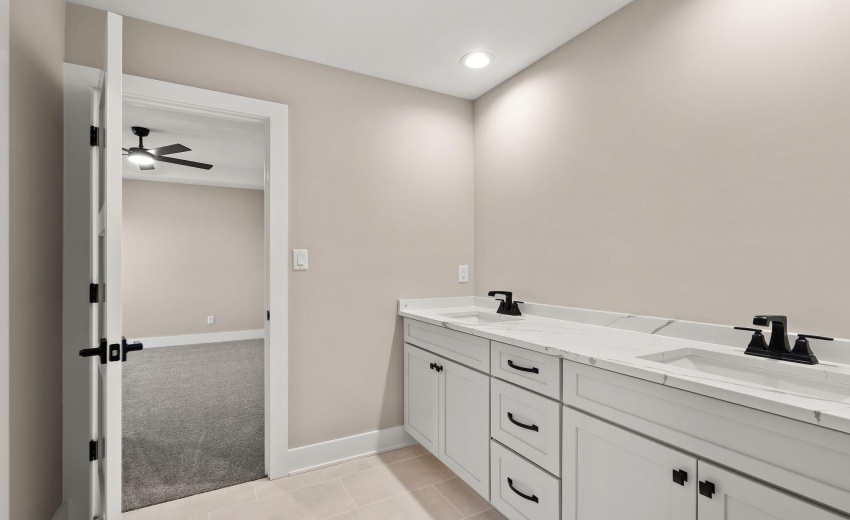 10059 Lilac Cove