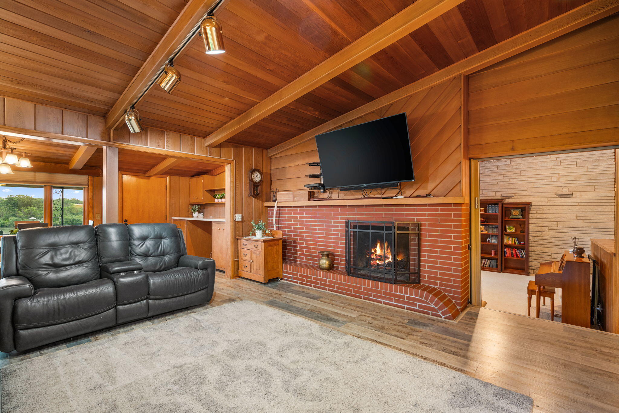 15221 Colfax St.