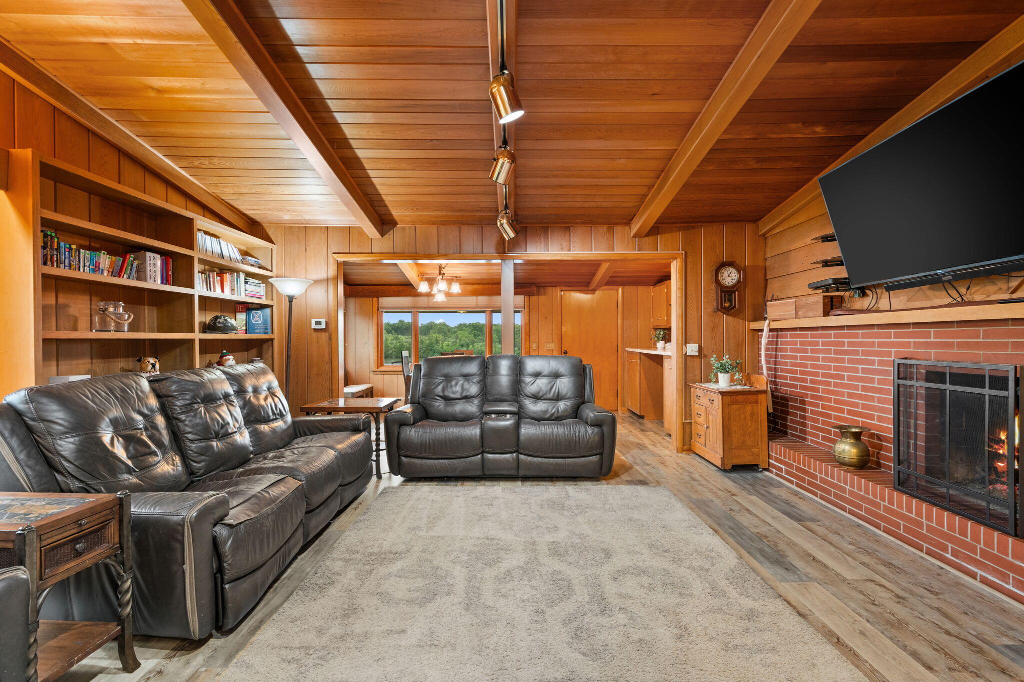 15221 Colfax St.