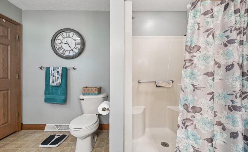 23-web-or-mls-W Private Road 625 N-S2406