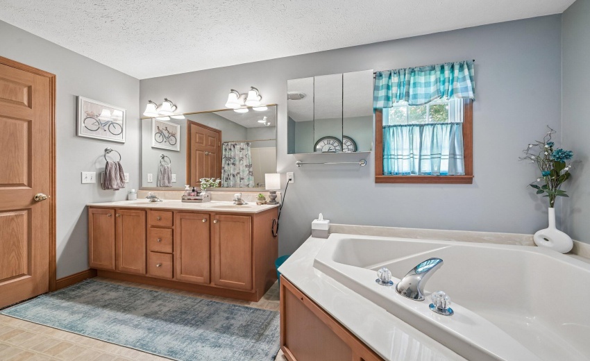 24-web-or-mls-W Private Road 625 N-S2406