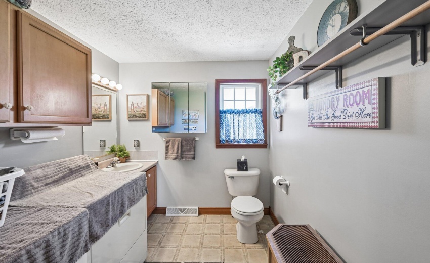18-web-or-mls-W Private Road 625 N-S2406