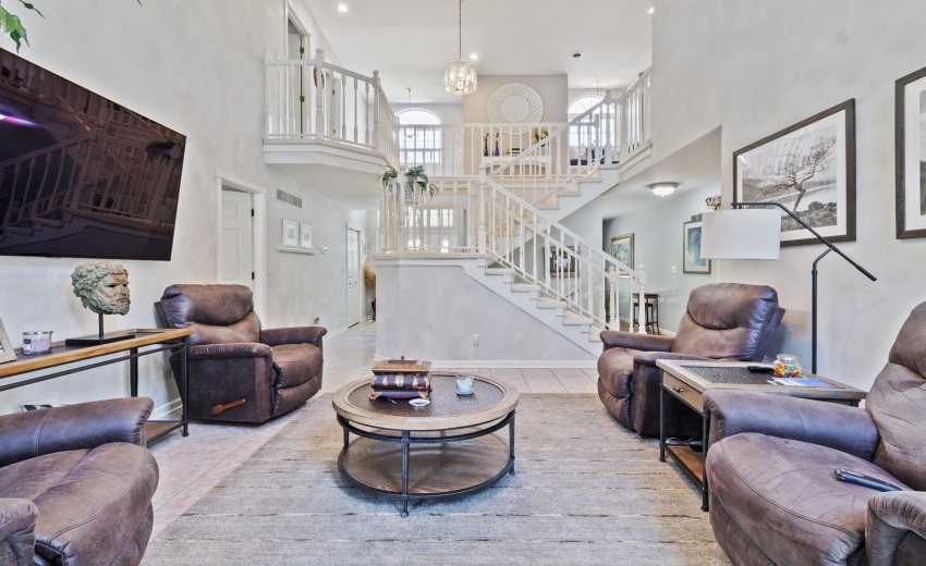 Expansive Spaces!