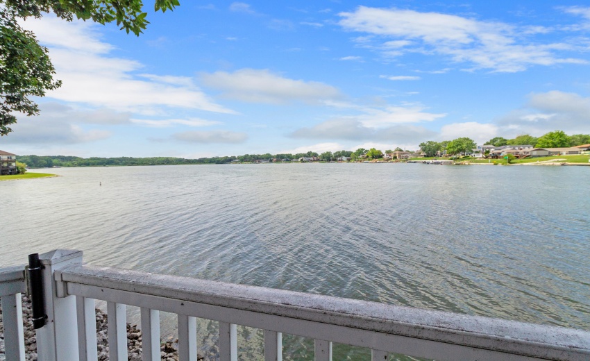 Panoramic View to South Lake Holiday