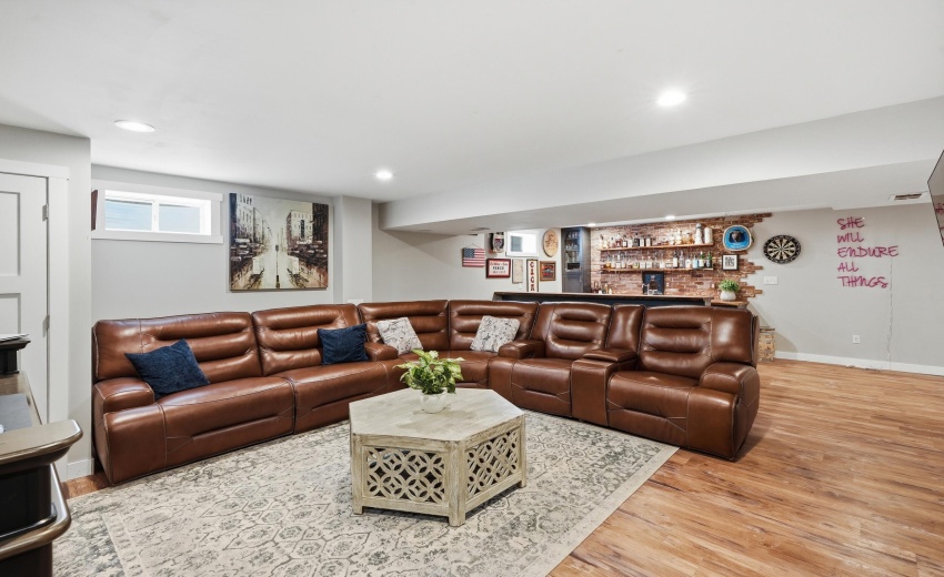 Basement recreation room