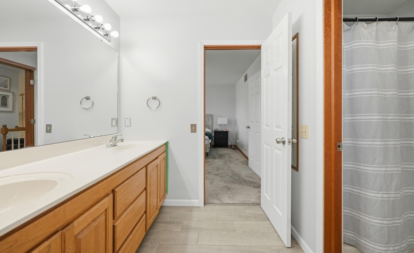 Main bathroom