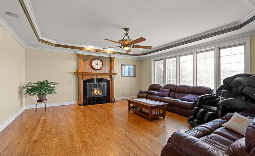 855 Pingel Place