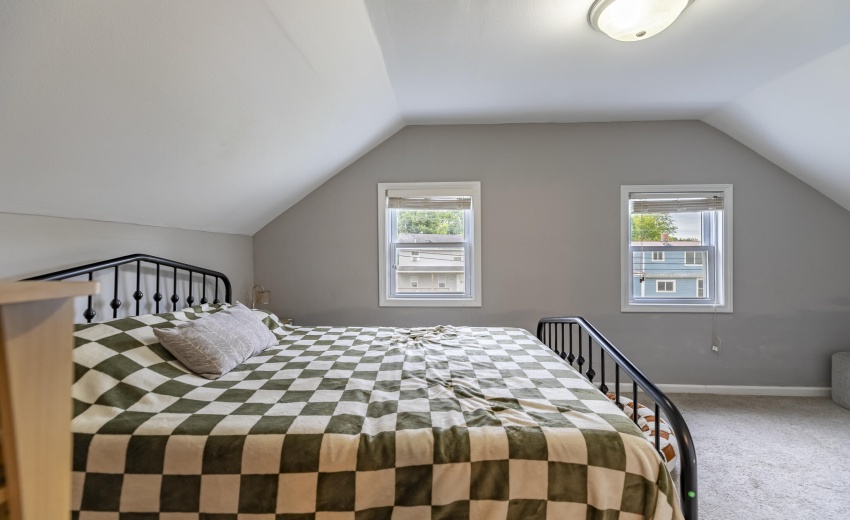 308 E Porter St-23