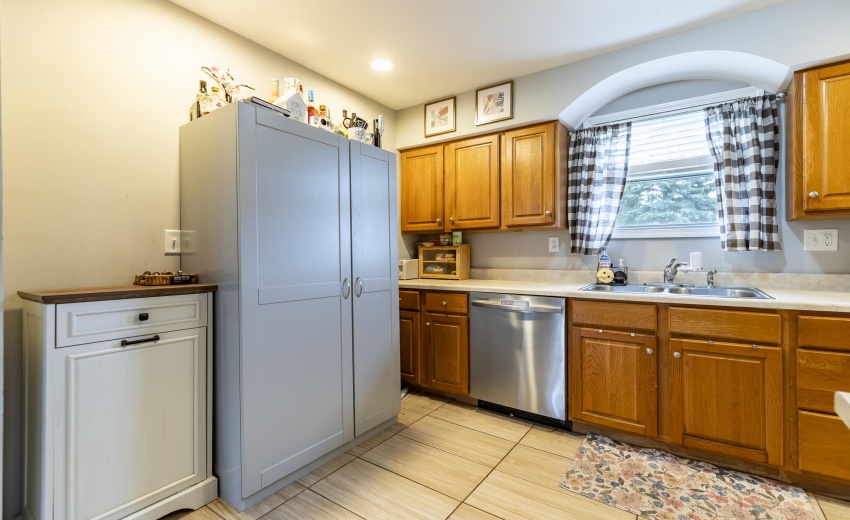 308 E Porter St-22