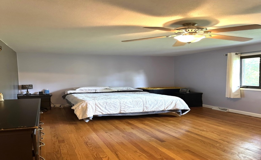 Main Bedroom - 74th