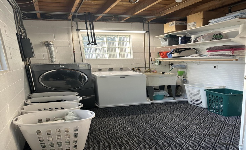 Laundry R - 74th
