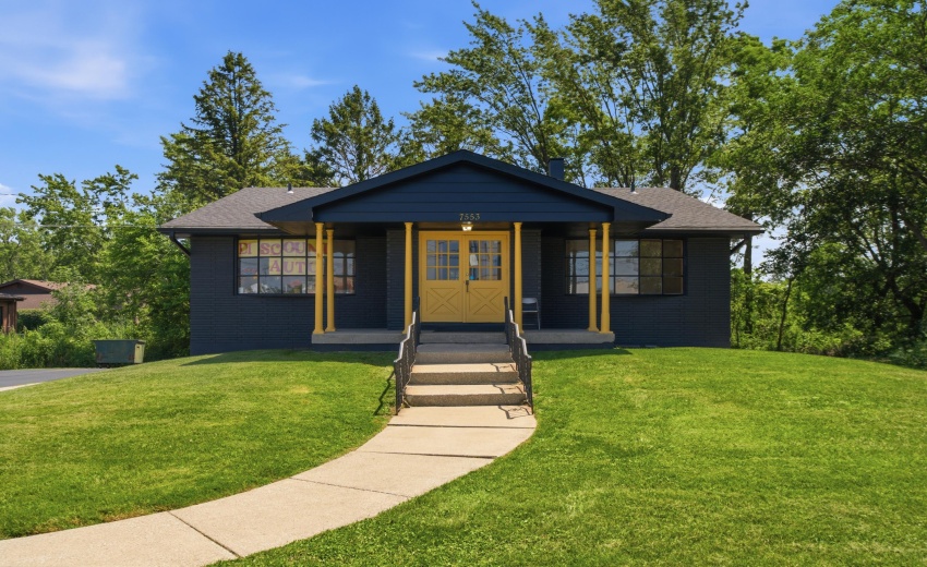 7553E37thAveHobart-BASE_002