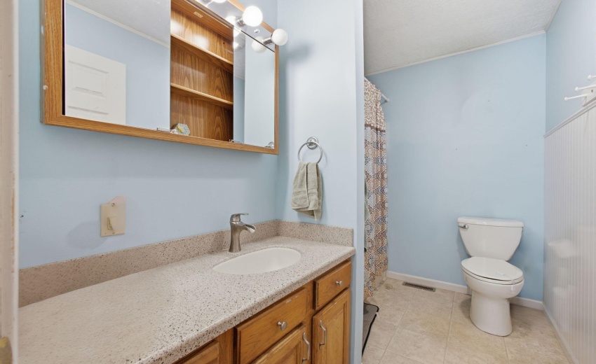 18-web-or-mls-IMG_3748_decluttered