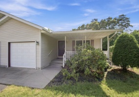 12534 Kozak Drive, Wheatfield, Indiana, 2 Bedrooms Bedrooms, 5 Rooms Rooms,2 BathroomsBathrooms,Residential,For Sale,Kozak,NRA841724