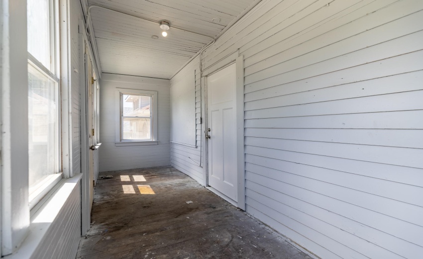 2604 Schrage Ave-17