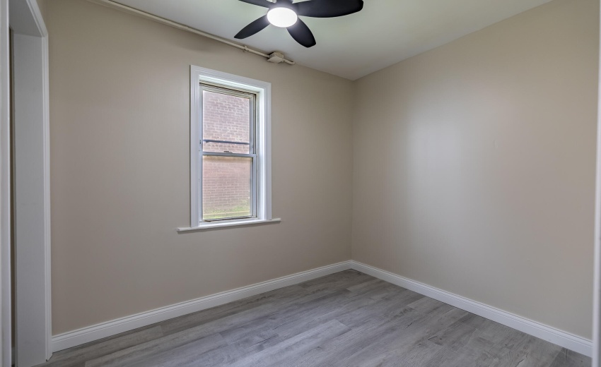 2604 Schrage Ave-15