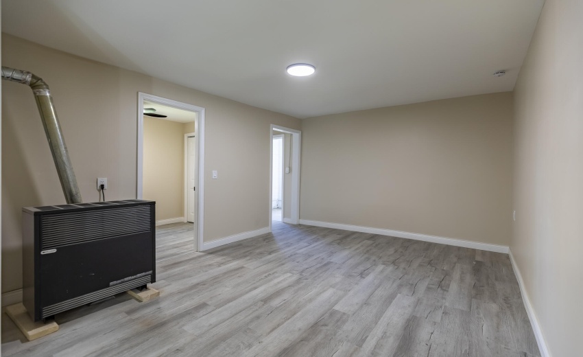 2604 Schrage Ave-8
