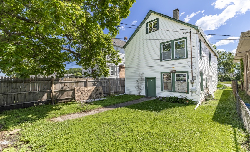 2604 Schrage Ave-4
