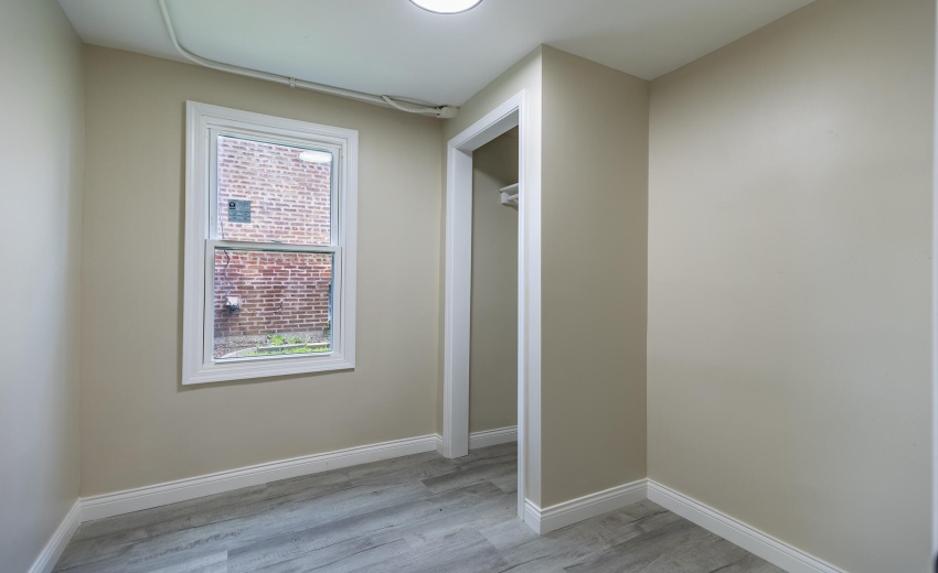 2604 Schrage Ave-16