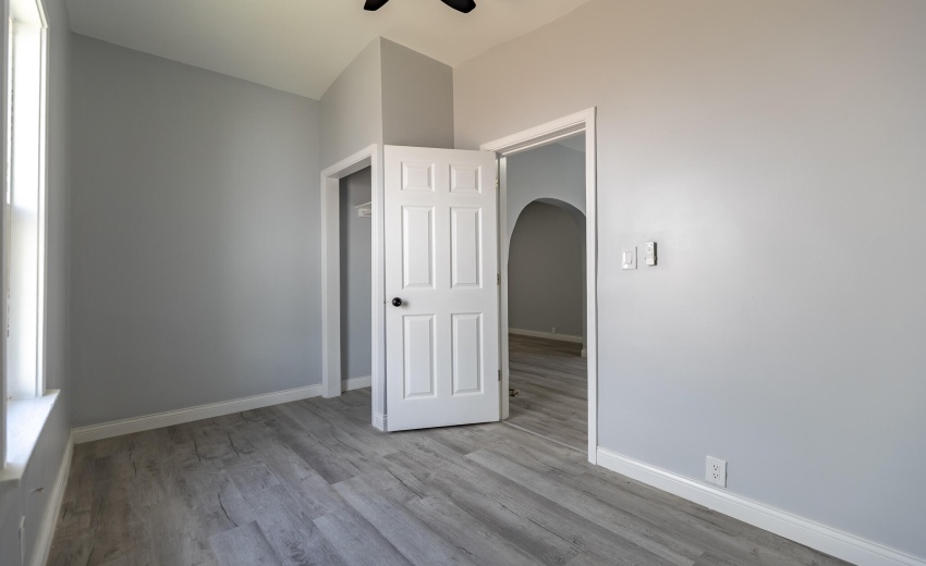 2604 Schrage Ave-24