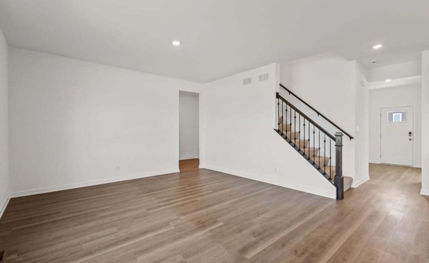 10515BlaineStInt-26