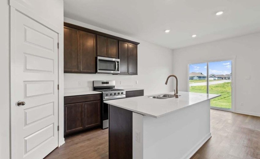 10515BlaineStInt-28