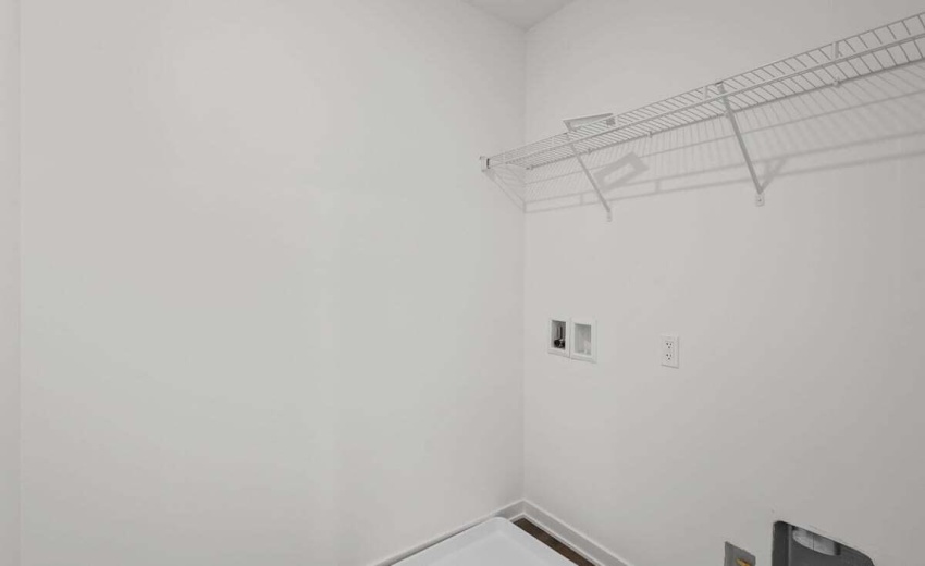10515BlaineStInt-16