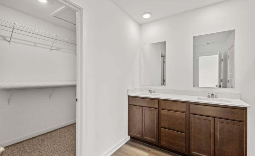 10515BlaineStInt-19