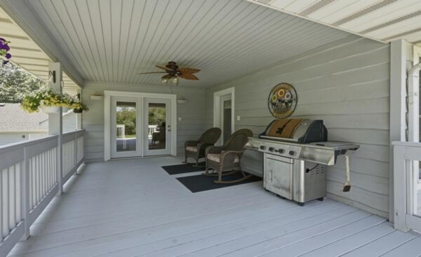 15465 covered deck