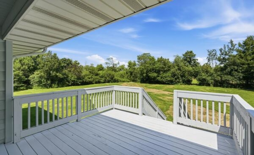 15465 back deck view