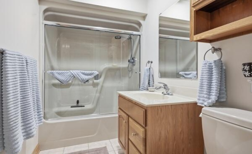 15465 downstair bath