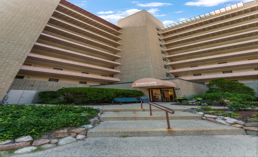 100 Lakeshore Dr.