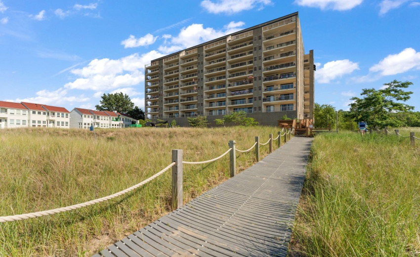 100 Lakeshore Dr.
