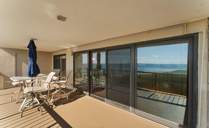 100 Lakeshore Dr.