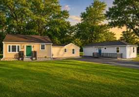 1735 Fairbanks Street, Griffith, Indiana, 5 Bedrooms Bedrooms, 11 Rooms Rooms,4 BathroomsBathrooms,Residential Income,For Sale,Fairbanks,NRA842025