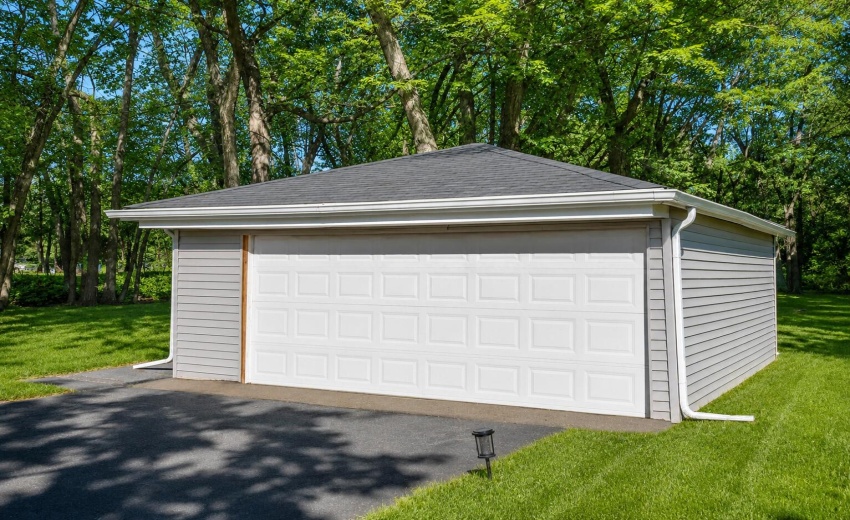 Garage at 1735 Fairbanks
