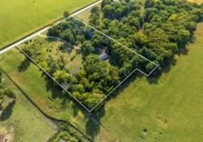 688 County Road 1100, Wolcott, Indiana, 3 Bedrooms Bedrooms, 9 Rooms Rooms,3 BathroomsBathrooms,Residential,For Sale,County Road 1100,NRA842064