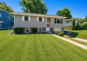 216 Lawndale Place, Michigan City, Indiana, 3 Bedrooms Bedrooms, 9 Rooms Rooms,2 BathroomsBathrooms,Residential,For Sale,Lawndale,NRA842140