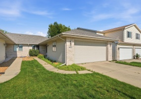 9412 Erie Street, Highland, Indiana, 2 Bedrooms Bedrooms, 4 Rooms Rooms,2 BathroomsBathrooms,Residential,For Sale,Erie,NRA842270 9412 Erie Street, Highland, Indiana, 2 Bedrooms Bedrooms, 4 Rooms Rooms,2 BathroomsBathrooms,Residential,For Sale,Erie,NRA842270