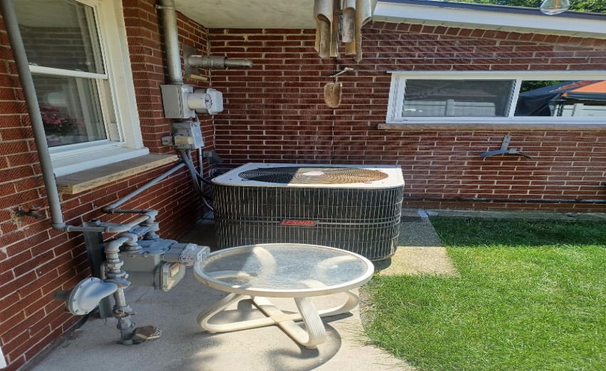 8246 Northcote ac