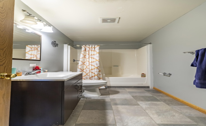 7420 W 92nd Ave-34