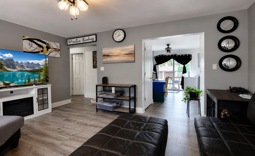 1838 Living room froom door view