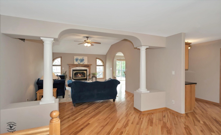 02-Foyer to Living