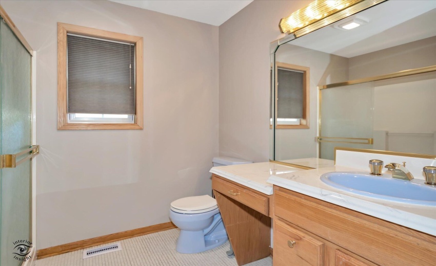 16-Bathroom 2