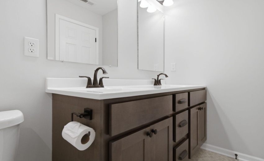 2nd Floor Full Bath