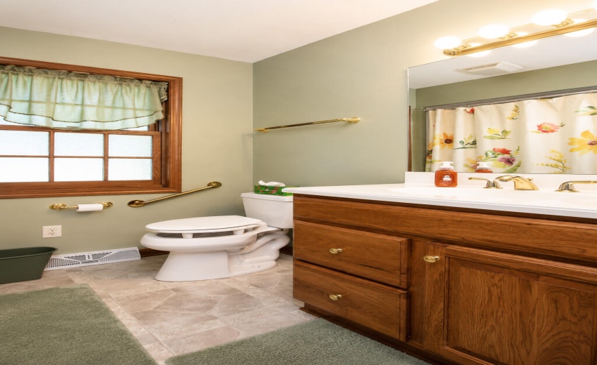 19Master bath 2