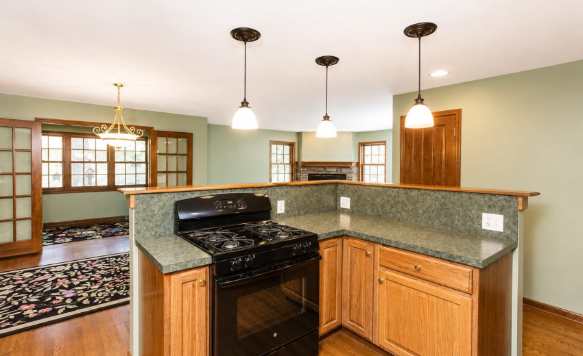 14Kitchen 3