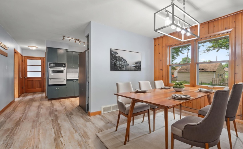 5-web-or-mls-DSC02411 - Dining Room - St