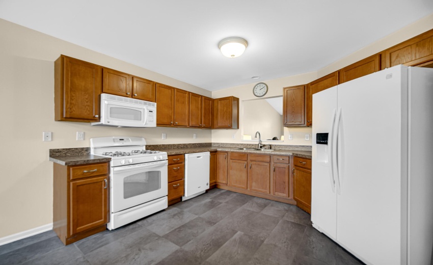 1220KITCHEN AREA